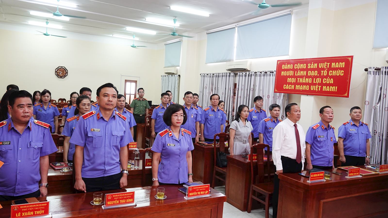 Trao Huy hiệu đợt 02/9/2026 cho Đảng viên thuộc Đảng bộ Viện Kiểm sát nhân dân tỉnh Thái Nguyên 