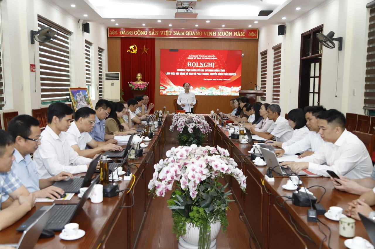 THƯỜNG TRỰC ĐẢNG ỦY CÁC CƠ QUAN ĐẢNG TỈNH THĂM VÀ LÀM VIỆC VỚI ĐẢNG ỦY BÁO VÀ PHÁT THANH, TRUYỀN HÌNH THÁI NGUYÊN