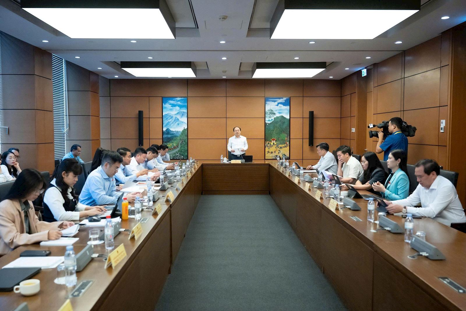 Quốc hội thảo luận về thành lập thành phố trực thuộc Trung ương và các dự án hạ tầng trọng điểm